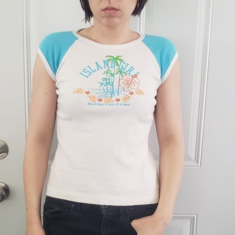 Y2K Aesthetic Island Girl Tee